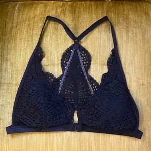 VICTORIA'S SECRET Triangle Lace Bralette in Black